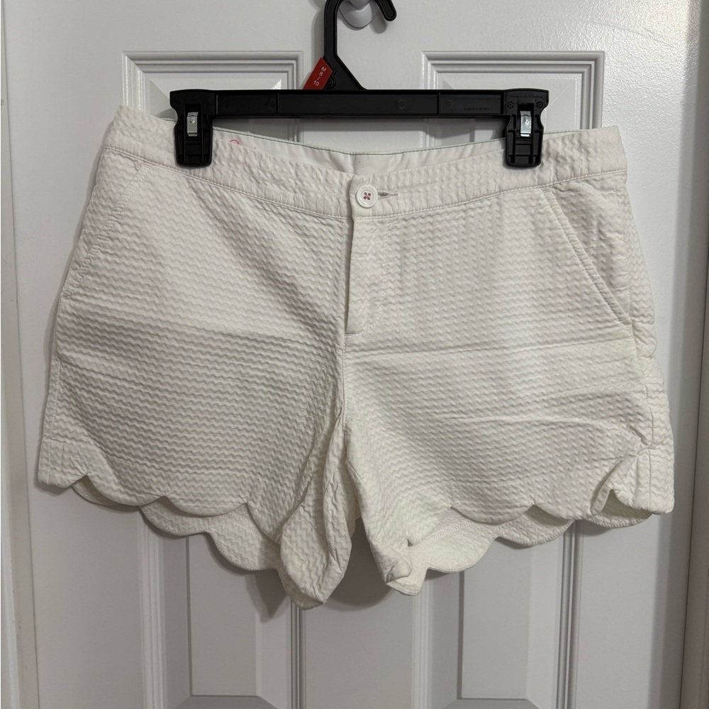 Lilly Pulitzer White Scalloped Shorts